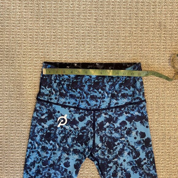 Peloton x WITH leggings - Reversible - Picture 10 of 11